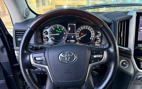Toyota Land Cruiser 200, 2020 год, 4 999 000 рублей, 9 фотография