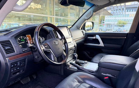 Toyota Land Cruiser 200, 2020 год, 4 999 000 рублей, 26 фотография