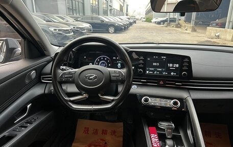 Hyundai Elantra, 2022 год, 1 256 000 рублей, 6 фотография