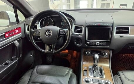 Volkswagen Touareg III, 2016 год, 2 540 000 рублей, 6 фотография