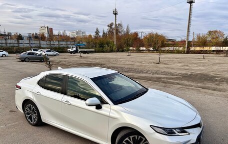 Toyota Camry, 2021 год, 3 350 000 рублей, 4 фотография