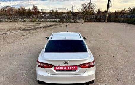 Toyota Camry, 2021 год, 3 350 000 рублей, 5 фотография