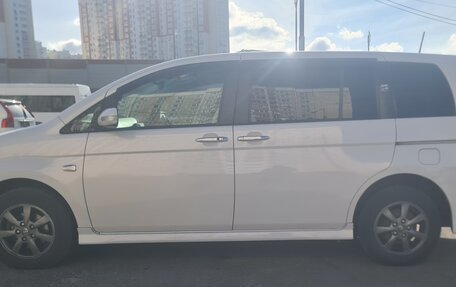 Toyota ISis I, 2010 год, 830 000 рублей, 4 фотография