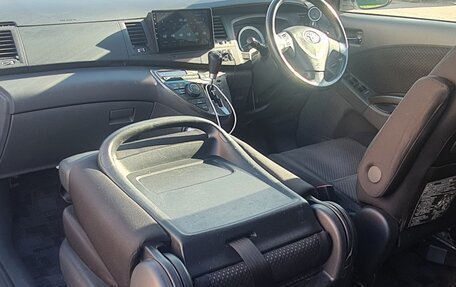 Toyota ISis I, 2010 год, 830 000 рублей, 17 фотография