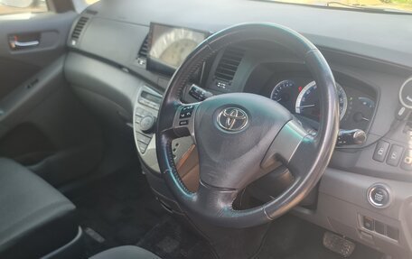 Toyota ISis I, 2010 год, 830 000 рублей, 10 фотография