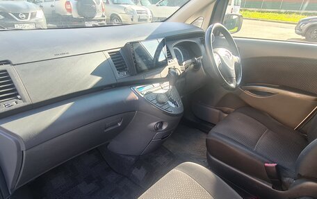 Toyota ISis I, 2010 год, 830 000 рублей, 18 фотография