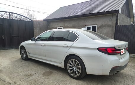 BMW 5 серия, 2022 год, 4 680 000 рублей, 4 фотография