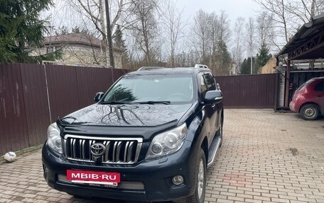 Toyota Land Cruiser Prado 150 рестайлинг 2, 2011 год, 2 750 000 рублей, 2 фотография