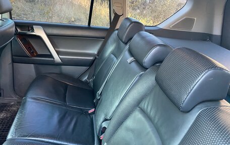 Toyota Land Cruiser Prado 150 рестайлинг 2, 2011 год, 2 750 000 рублей, 16 фотография