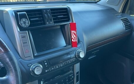 Toyota Land Cruiser Prado 150 рестайлинг 2, 2011 год, 2 750 000 рублей, 9 фотография