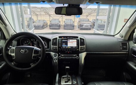 Toyota Land Cruiser 200, 2015 год, 5 000 000 рублей, 8 фотография