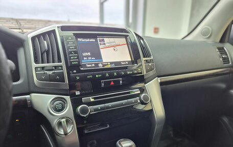 Toyota Land Cruiser 200, 2015 год, 5 000 000 рублей, 12 фотография