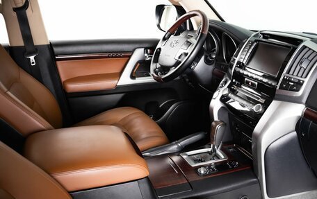 Toyota Land Cruiser 200, 2015 год, 4 049 000 рублей, 13 фотография