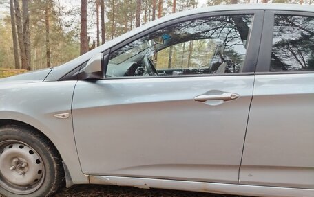 Hyundai Solaris II рестайлинг, 2012 год, 500 000 рублей, 6 фотография