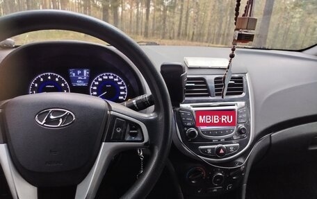 Hyundai Solaris II рестайлинг, 2012 год, 500 000 рублей, 7 фотография