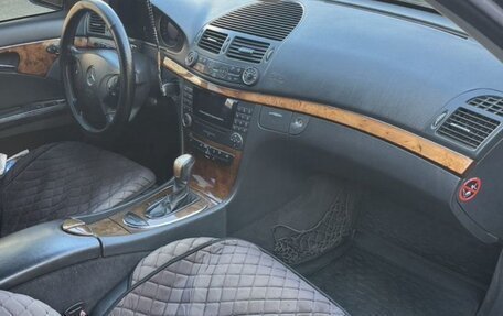 Mercedes-Benz E-Класс, 2003 год, 690 000 рублей, 15 фотография