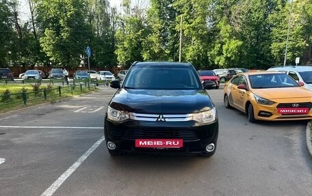 Mitsubishi Outlander III рестайлинг 3, 2013 год, 1 330 000 рублей, 5 фотография
