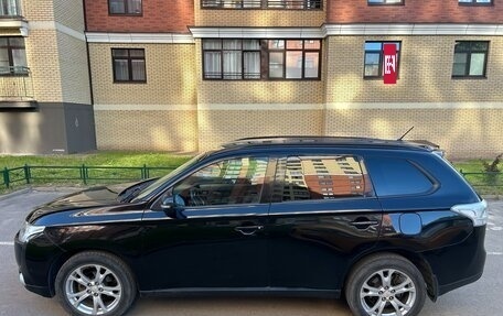 Mitsubishi Outlander III рестайлинг 3, 2013 год, 1 330 000 рублей, 9 фотография