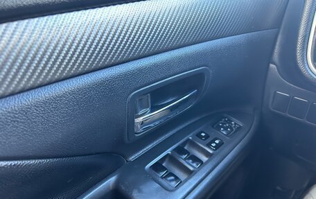 Mitsubishi Outlander III рестайлинг 3, 2013 год, 1 330 000 рублей, 17 фотография