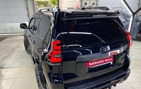 Toyota Land Cruiser Prado 150 рестайлинг 2, 2019 год, 6 800 000 рублей, 3 фотография