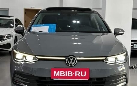 Volkswagen Golf VIII, 2022 год, 1 585 000 рублей, 3 фотография