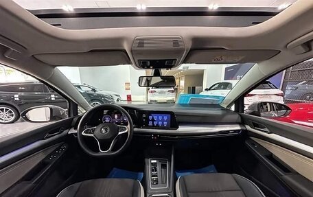 Volkswagen Golf VIII, 2022 год, 1 585 000 рублей, 13 фотография