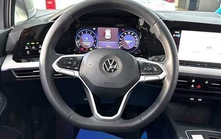 Volkswagen Golf VIII, 2022 год, 1 585 000 рублей, 14 фотография