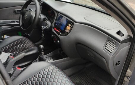 KIA Rio II, 2010 год, 600 000 рублей, 6 фотография