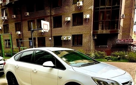 Opel Astra J, 2014 год, 1 049 000 рублей, 2 фотография