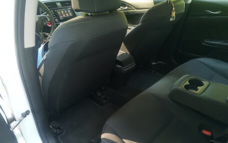 Honda Insight III, 2018 год, 1 750 000 рублей, 4 фотография