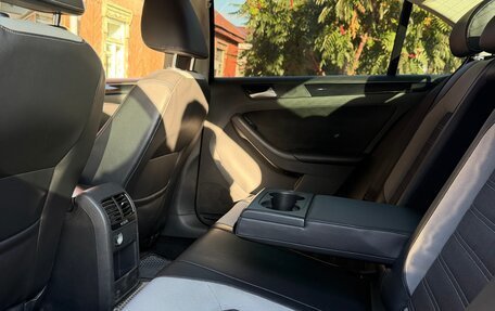 Volkswagen Jetta VI, 2016 год, 900 000 рублей, 11 фотография