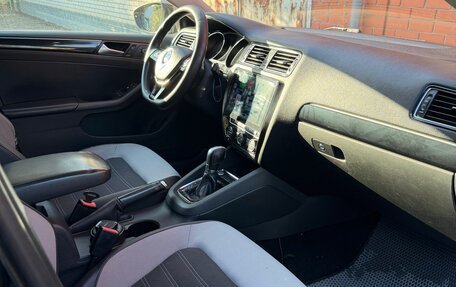 Volkswagen Jetta VI, 2016 год, 900 000 рублей, 13 фотография