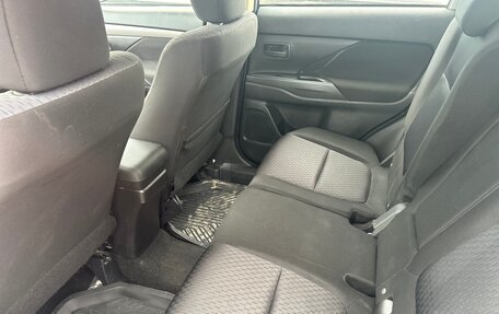 Mitsubishi Outlander III рестайлинг 3, 2012 год, 925 000 рублей, 7 фотография