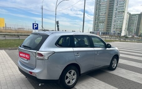 Mitsubishi Outlander III рестайлинг 3, 2012 год, 925 000 рублей, 5 фотография