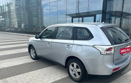 Mitsubishi Outlander III рестайлинг 3, 2012 год, 925 000 рублей, 3 фотография