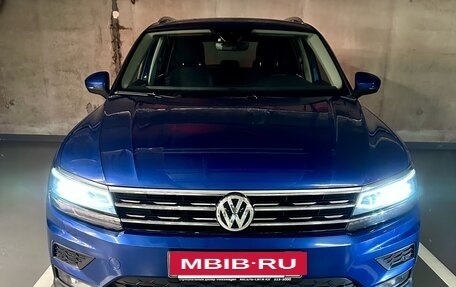 Volkswagen Tiguan II, 2018 год, 2 590 000 рублей, 8 фотография