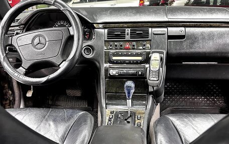 Mercedes-Benz E-Класс, 1998 год, 400 000 рублей, 8 фотография