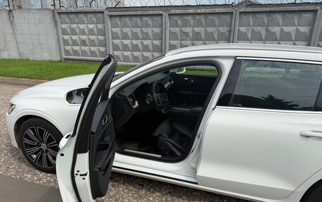 Volvo V60 II, 2018 год, 3 500 000 рублей, 3 фотография