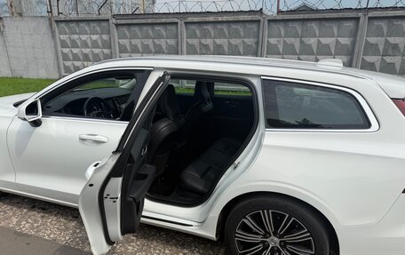 Volvo V60 II, 2018 год, 3 500 000 рублей, 4 фотография