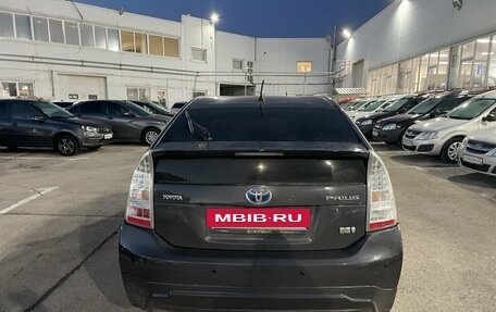 Toyota Prius, 2011 год, 1 015 000 рублей, 4 фотография