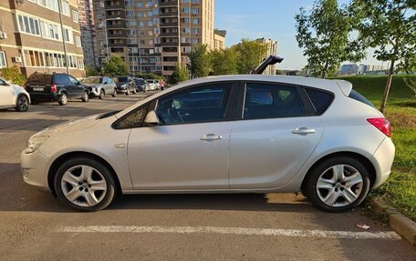 Opel Astra J, 2011 год, 600 000 рублей, 2 фотография