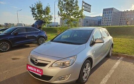 Opel Astra J, 2011 год, 600 000 рублей, 4 фотография