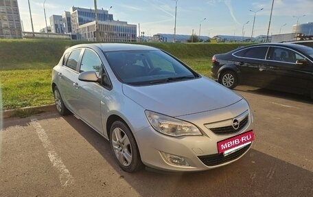 Opel Astra J, 2011 год, 600 000 рублей, 3 фотография