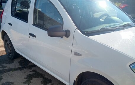 Renault Sandero I, 2014 год, 570 000 рублей, 2 фотография