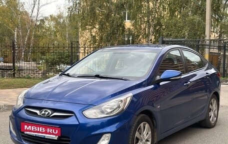 Hyundai Solaris II рестайлинг, 2011 год, 650 000 рублей, 2 фотография
