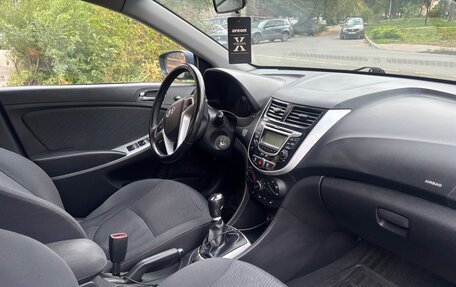 Hyundai Solaris II рестайлинг, 2011 год, 650 000 рублей, 11 фотография