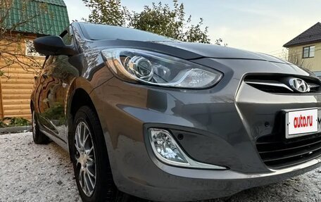 Hyundai Solaris II рестайлинг, 2013 год, 850 000 рублей, 4 фотография