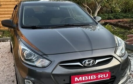 Hyundai Solaris II рестайлинг, 2013 год, 850 000 рублей, 3 фотография