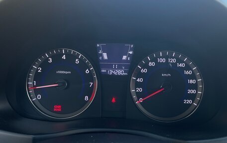 Hyundai Solaris II рестайлинг, 2013 год, 850 000 рублей, 16 фотография