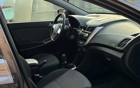 Hyundai Solaris II рестайлинг, 2013 год, 850 000 рублей, 11 фотография